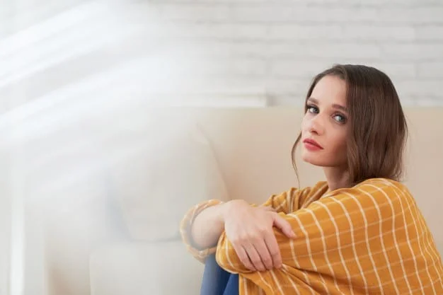 Mujer reflexionando después de un proceso de sanación emocional profunda.